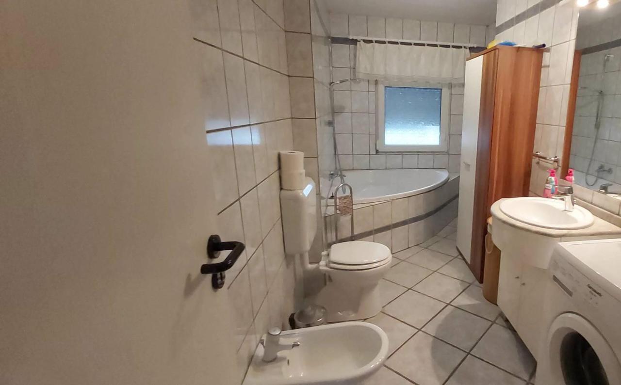 Monteur-, Ferienwohnung Mit Balkon In Hanau Bei Frankfurt Und Aschaffenburg Luaran gambar