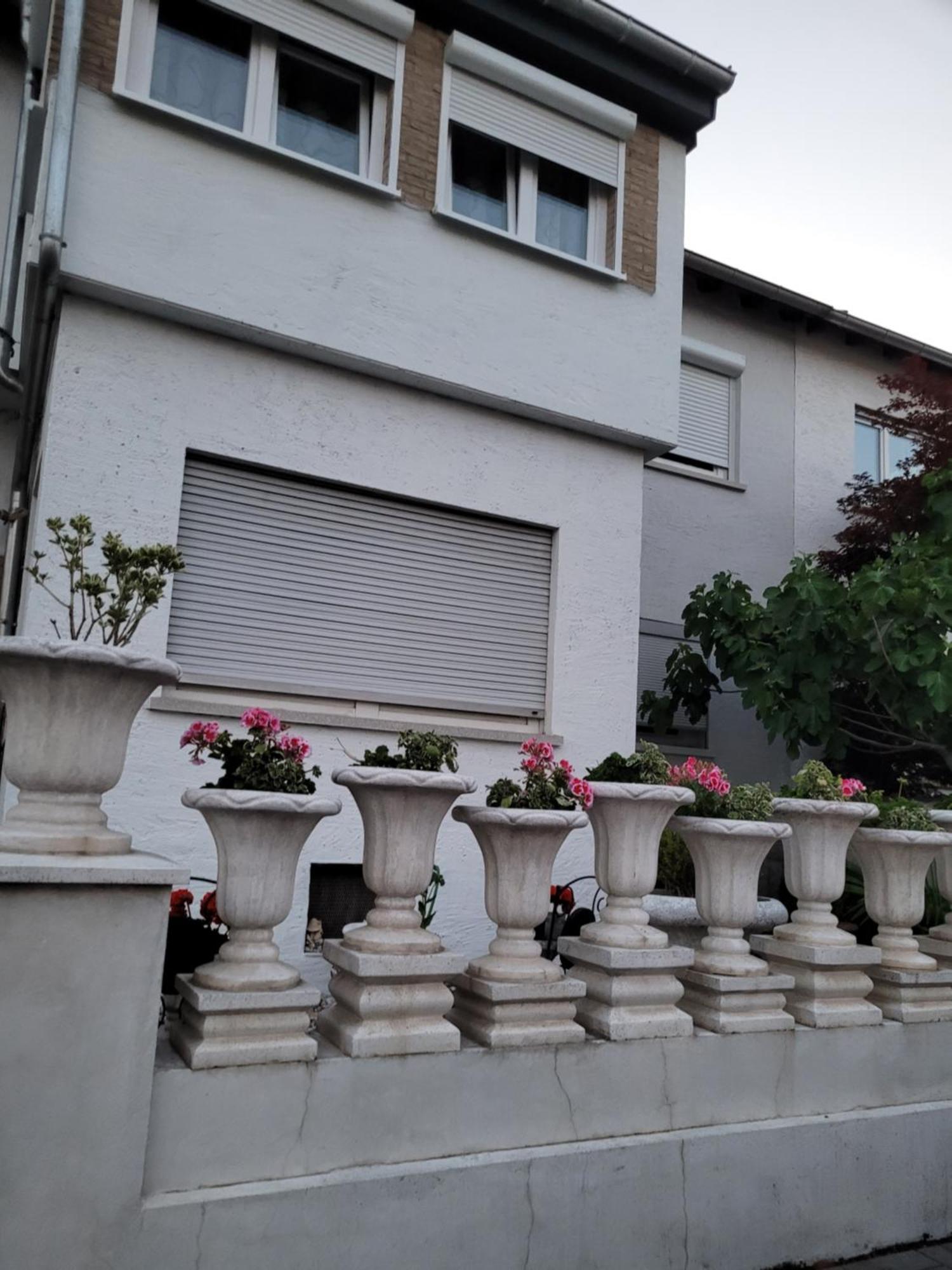 Monteur-, Ferienwohnung Mit Balkon In Hanau Bei Frankfurt Und Aschaffenburg Luaran gambar